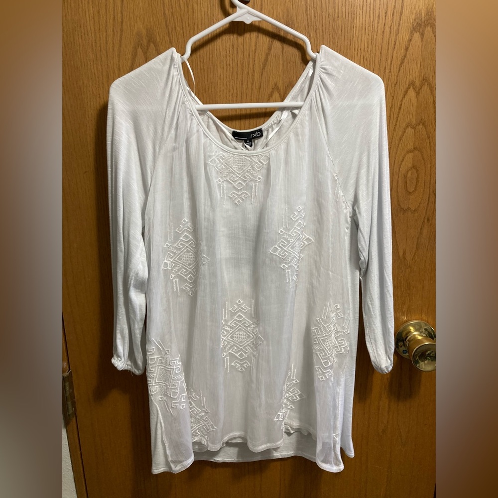 White medium sleeve dress shirt